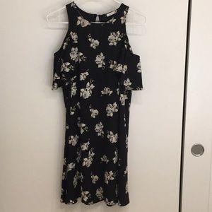 Soprano off the shoulder floral shift dress